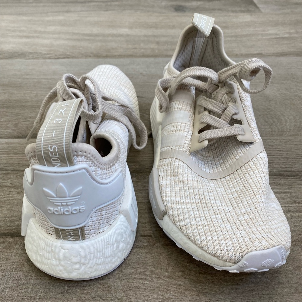 BRAND NEW ADIDAS BEIGE/WHITE KNIT NMD BOOST SNEAKERS SZ 6.5 US 38 EU